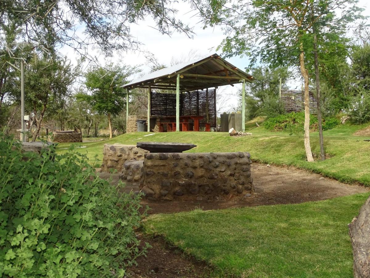 Teri-Lemveli Lodge Beaufort West Eksteriør bilde