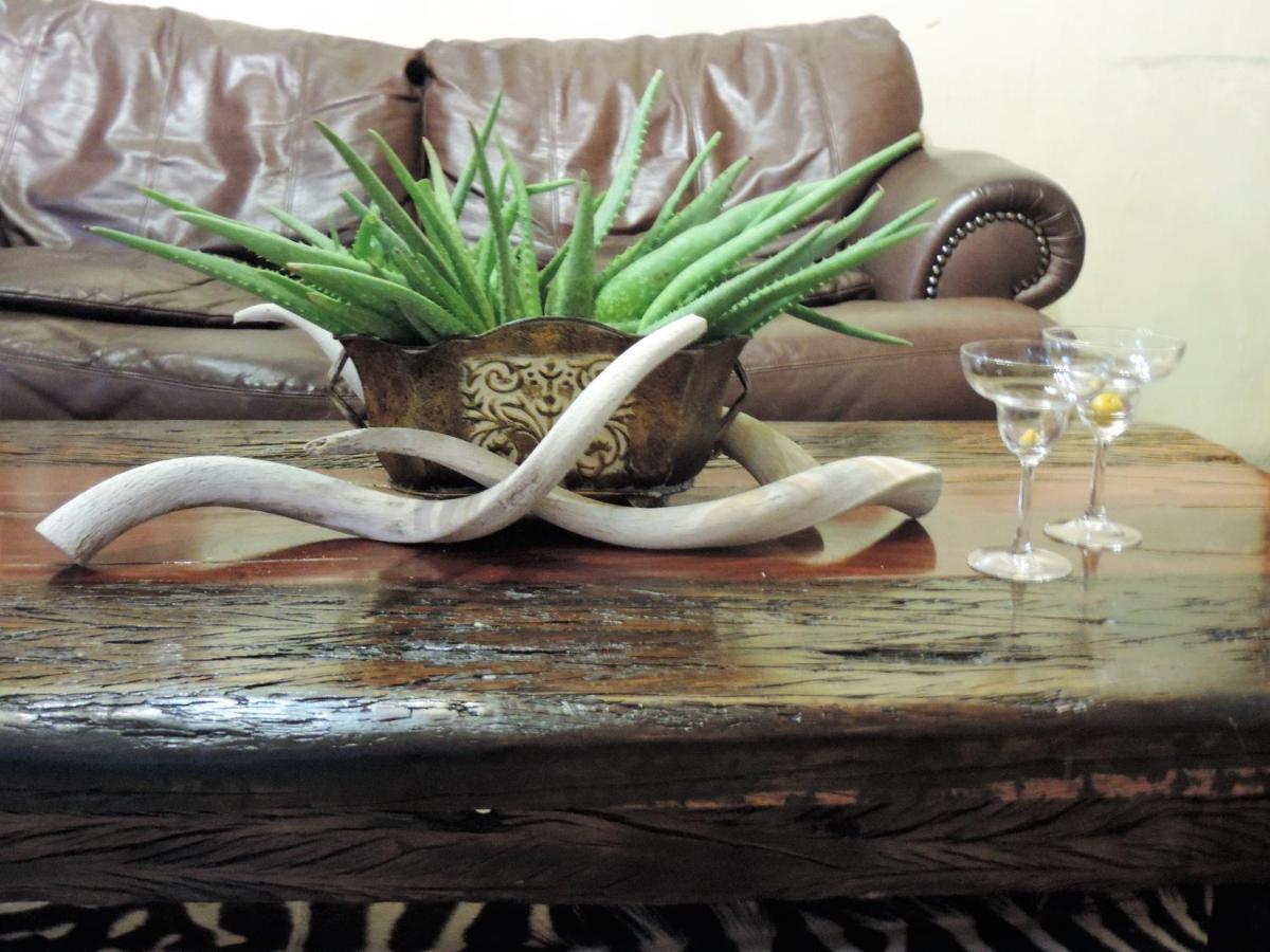 Teri-Lemveli Lodge Beaufort West Eksteriør bilde