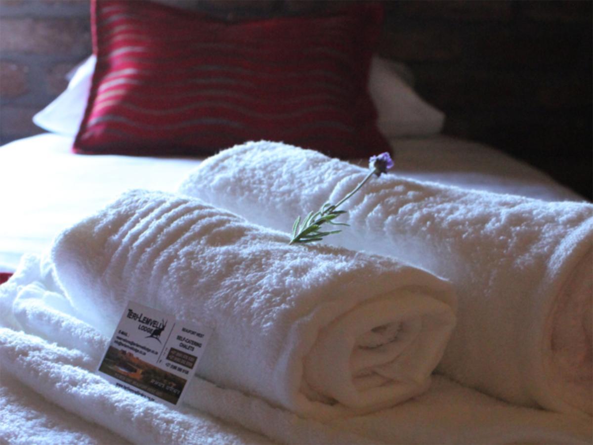 Teri-Lemveli Lodge Beaufort West Eksteriør bilde