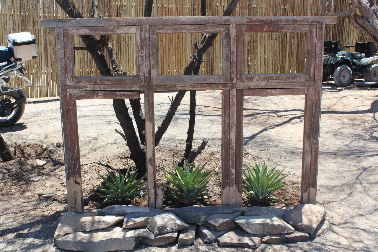 Teri-Lemveli Lodge Beaufort West Eksteriør bilde