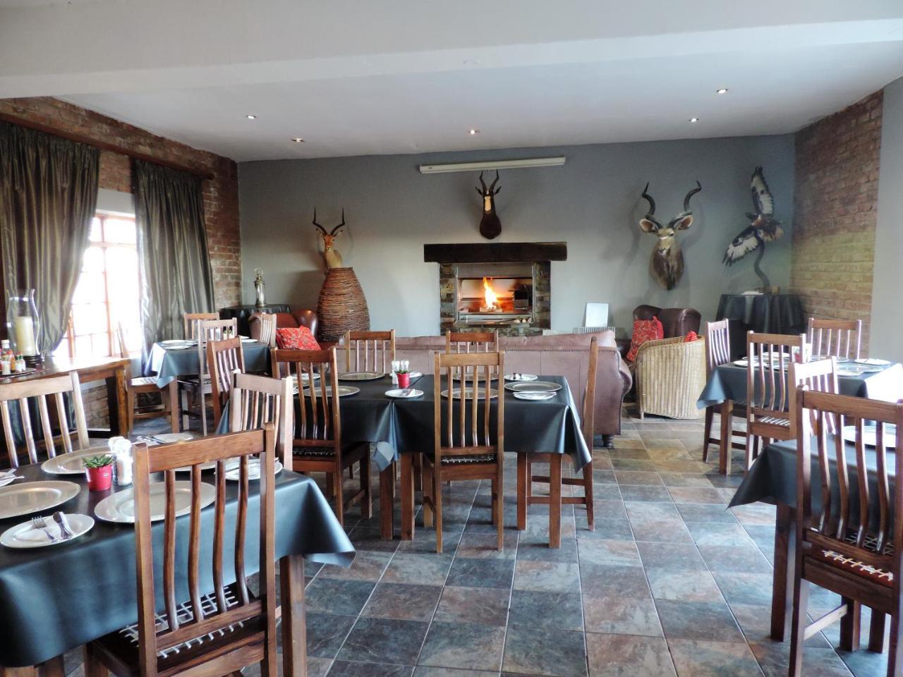 Teri-Lemveli Lodge Beaufort West Eksteriør bilde