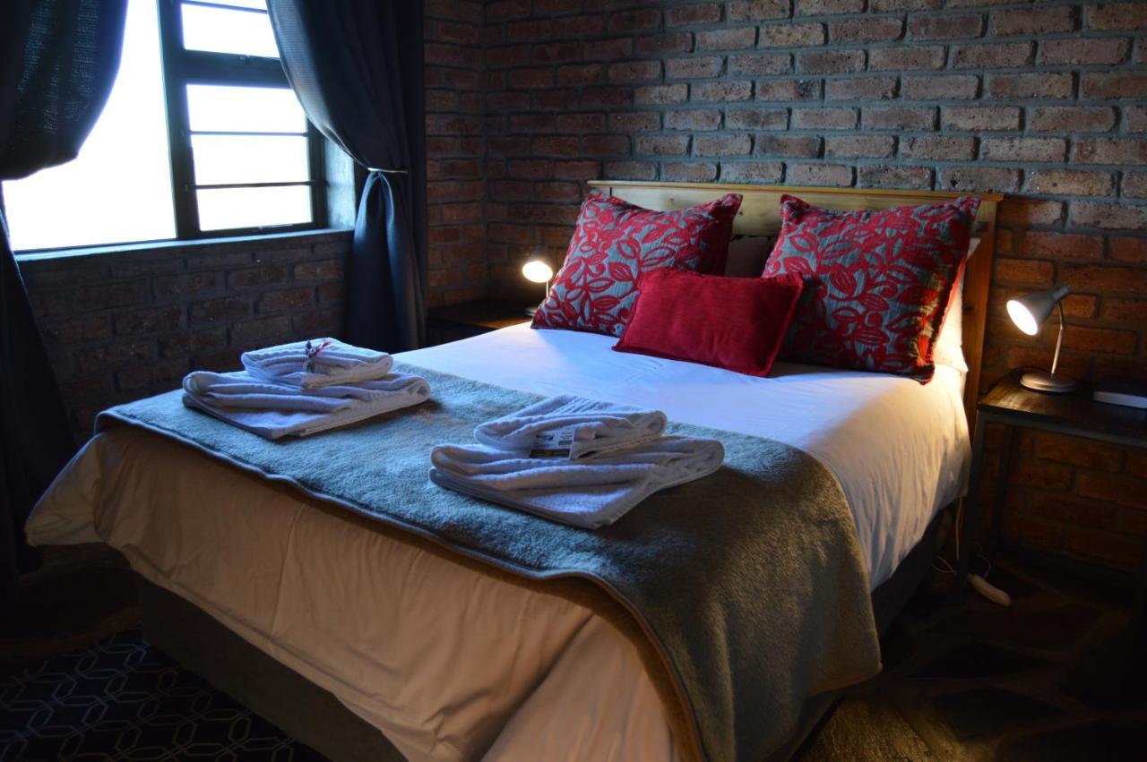 Teri-Lemveli Lodge Beaufort West Eksteriør bilde